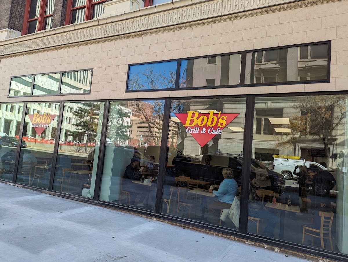 Bob's Grill & Cafe